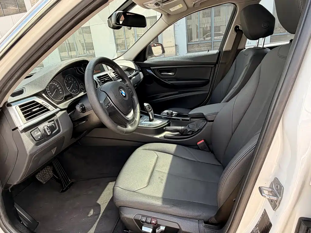 BMW 3 Series — миниатюра 7
