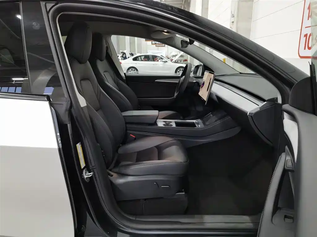 Tesla Model Y — фотографии объявления, Фото 23