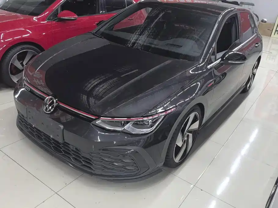 Volkswagen Golf GTI