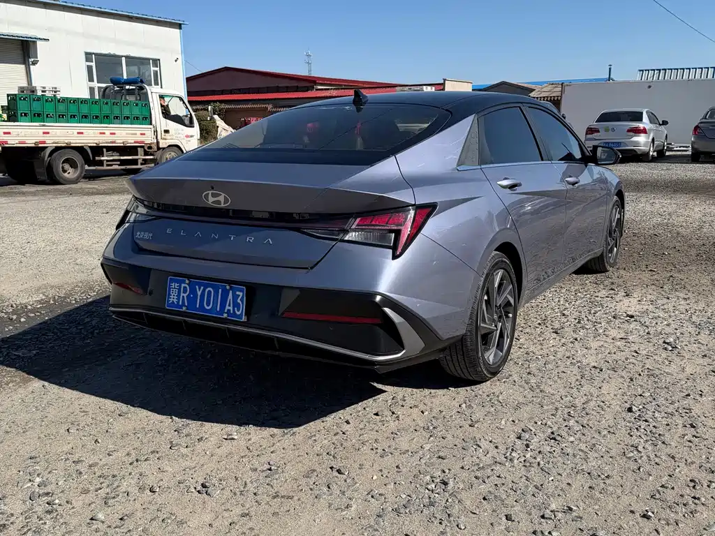 Hyundai Elantra — миниатюра 25