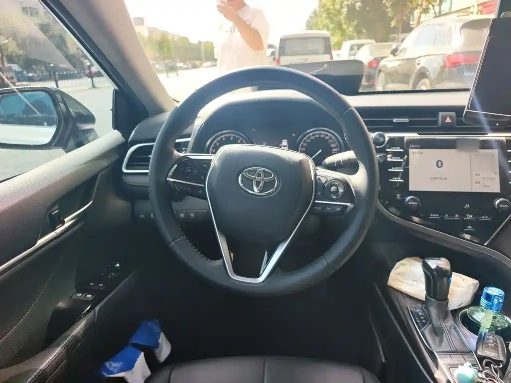 Toyota Camry — миниатюра 3