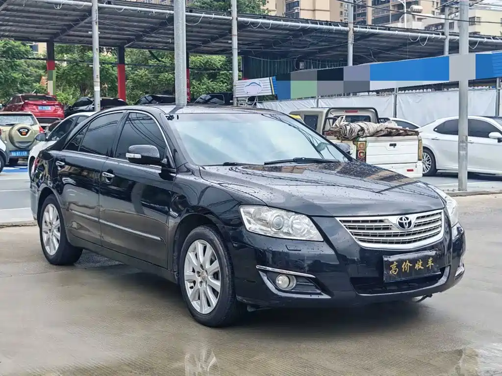 Toyota Camry — миниатюра 3