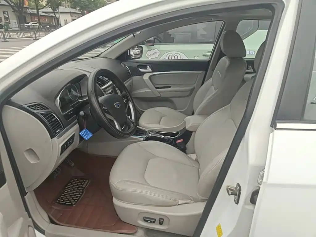 Geely Emgrand — миниатюра 15