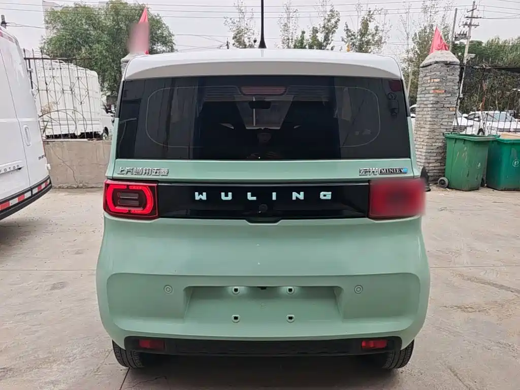 Wuling MINIEV — миниатюра 6