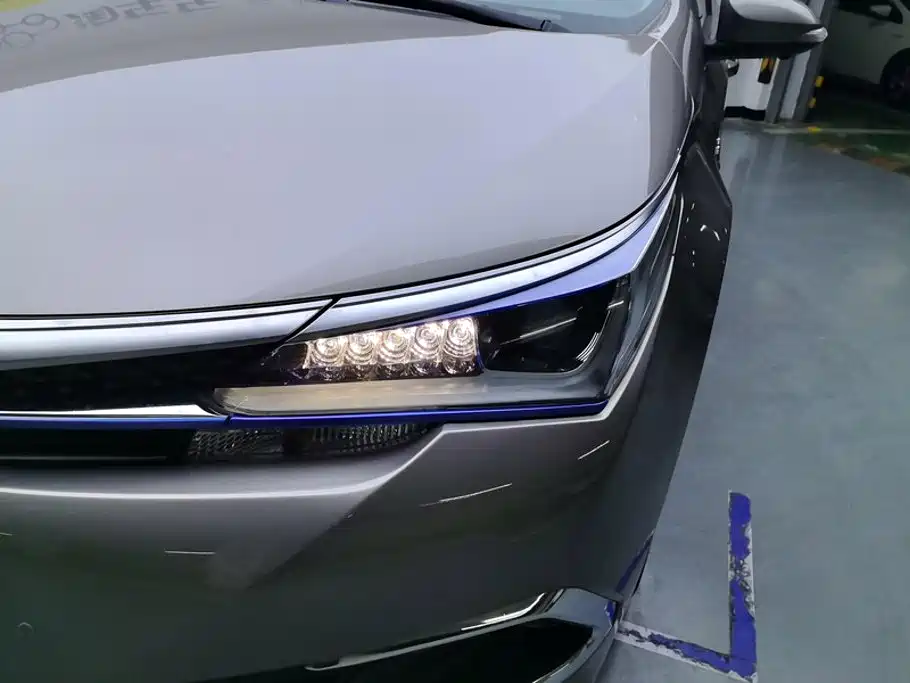 Toyota Corolla Hybrid — миниатюра 5