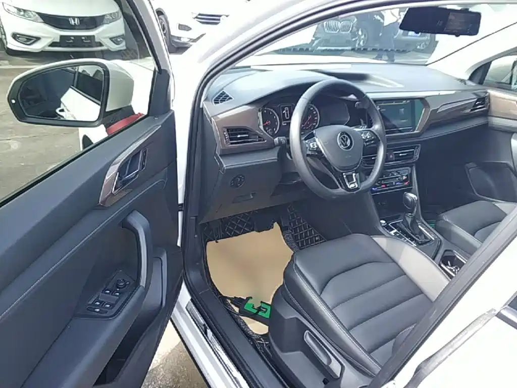 Volkswagen Tharu — миниатюра 16