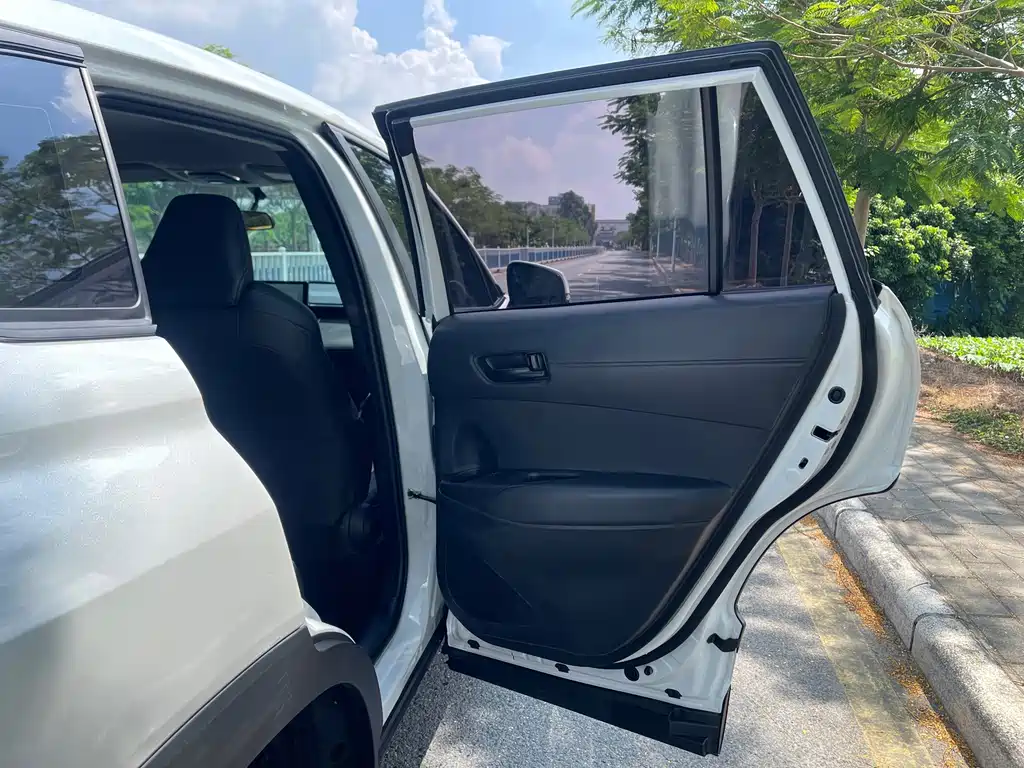 Toyota Frontlander — миниатюра 16