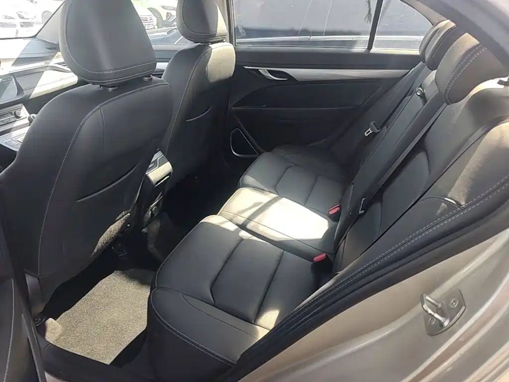 Geely Emgrand — миниатюра 17