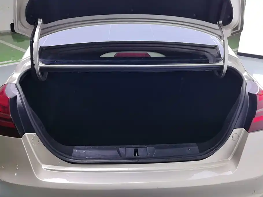 Geely Emgrand — миниатюра 4