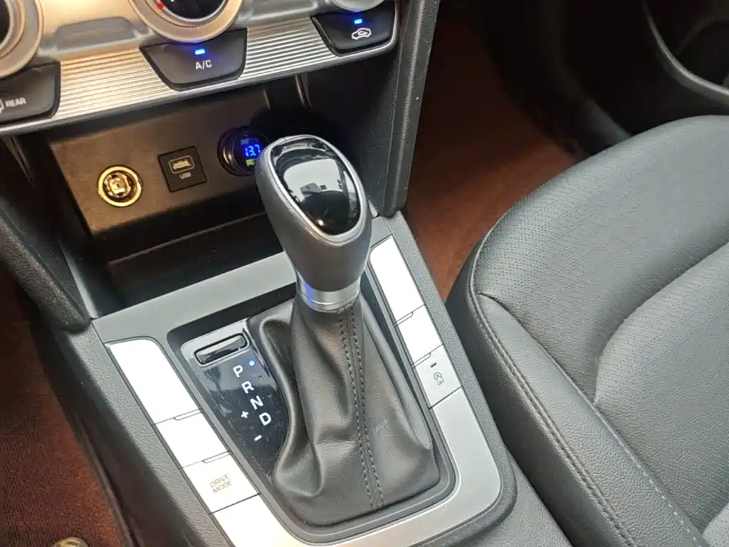 Hyundai Elantra — миниатюра 14