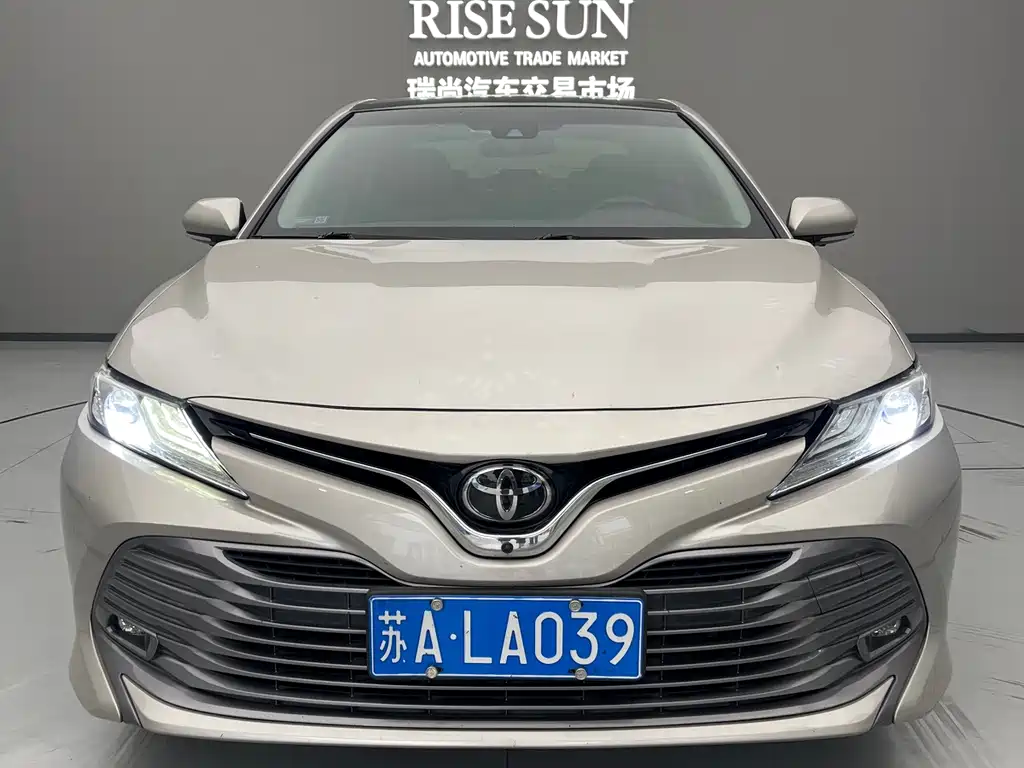 Toyota Camry — миниатюра 14