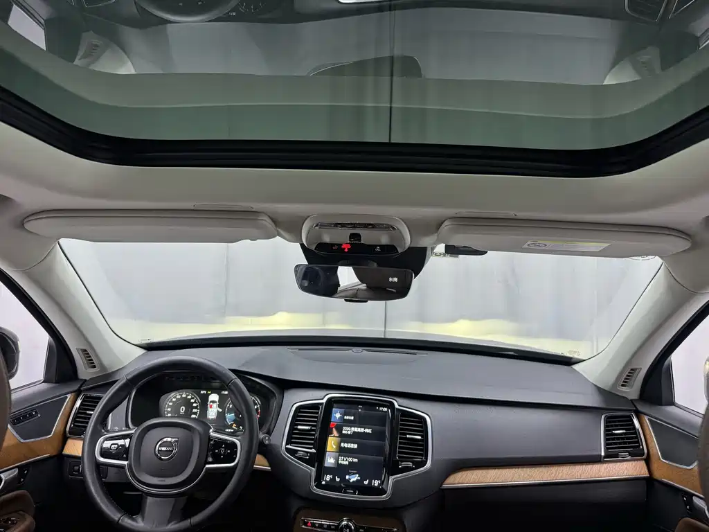 Volvo XC90 — миниатюра 10