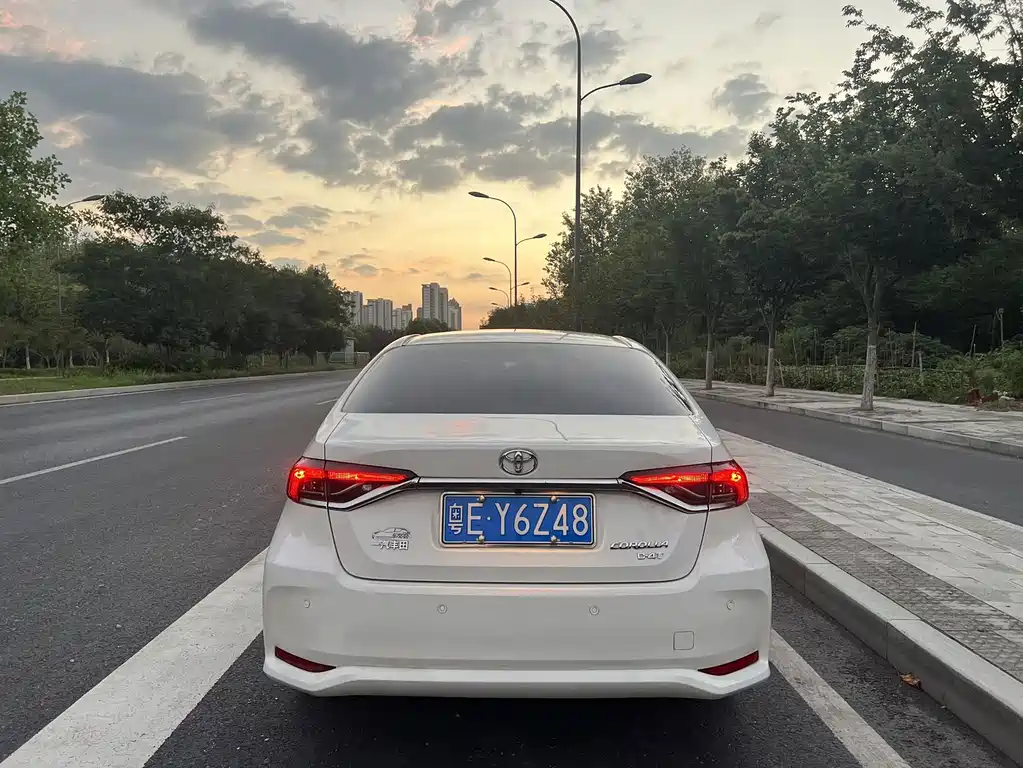 Toyota Corolla — миниатюра 6