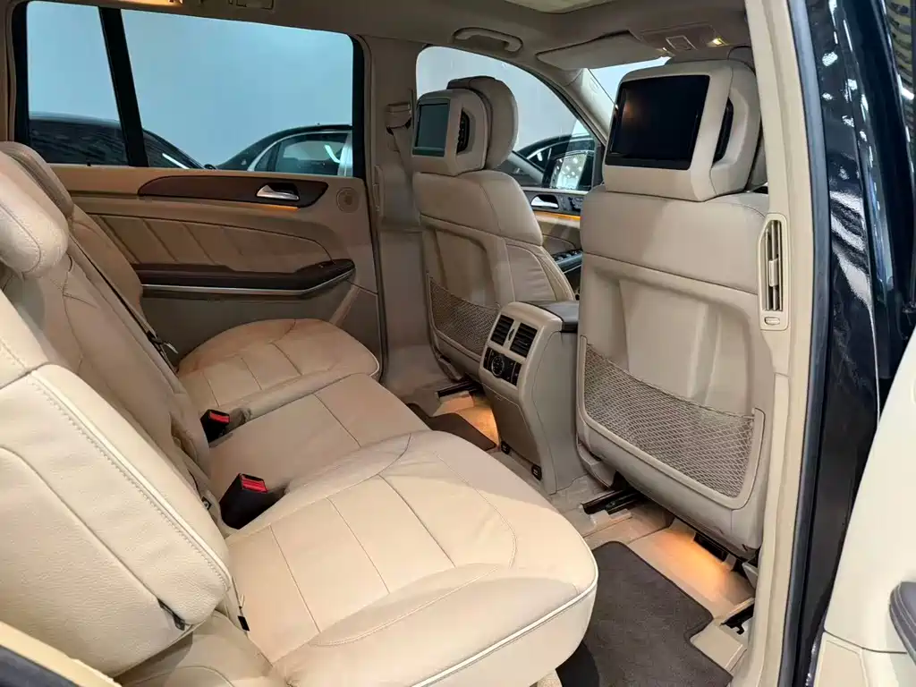 Mercedes-Benz GL-Class — миниатюра 12