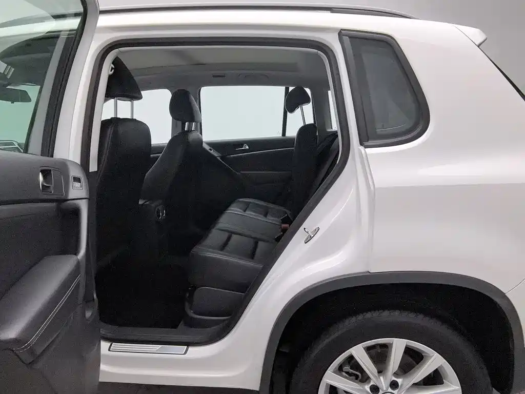 Volkswagen Tiguan — миниатюра 15