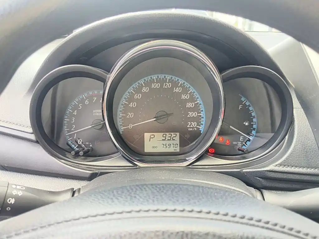 Toyota Yaris L — миниатюра 12
