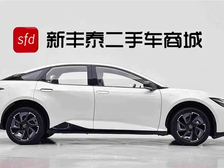 Toyota bZ3 — миниатюра 3