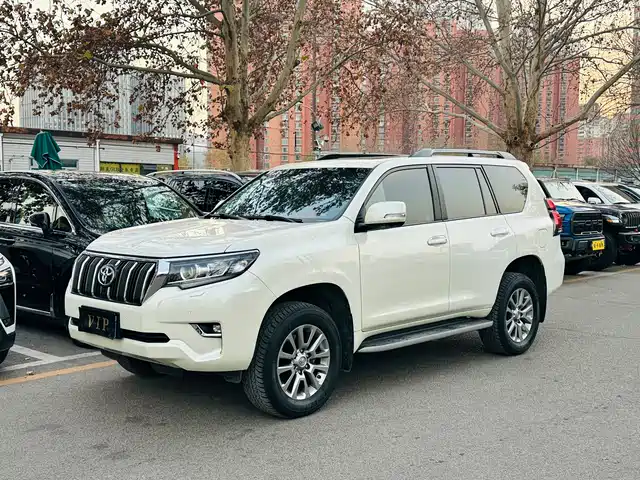 TOYOTA PRADO 2018