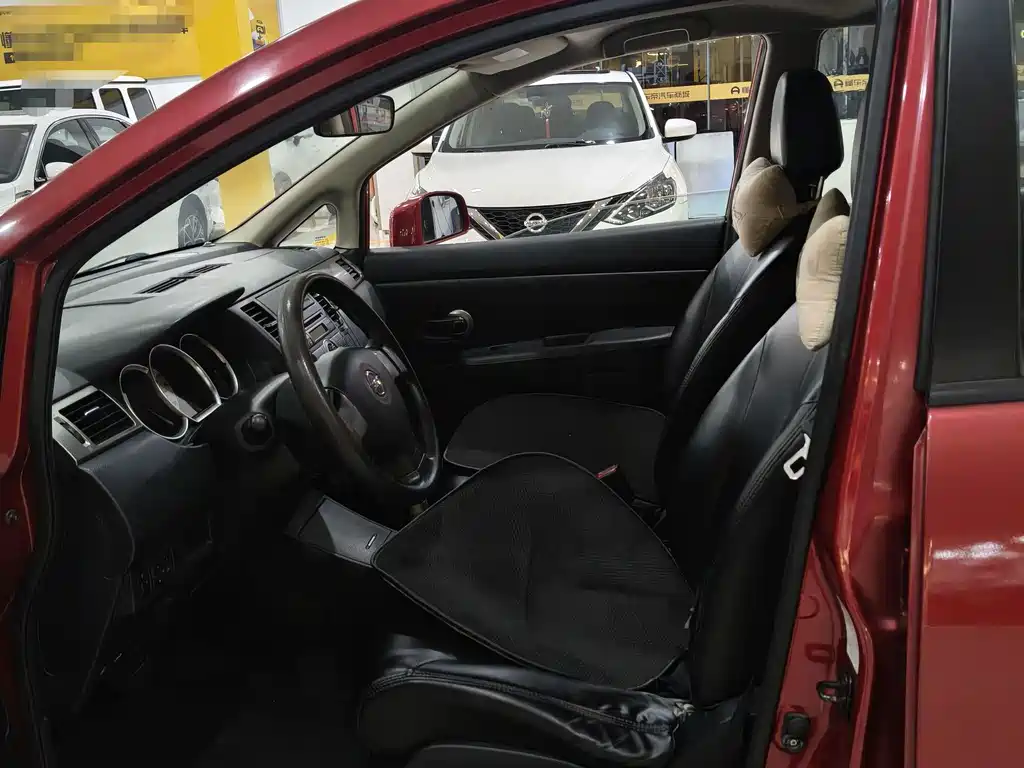 Nissan Tiida — миниатюра 5