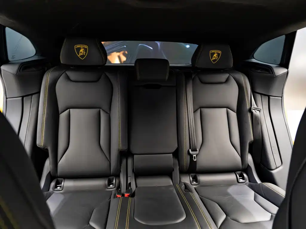 Lamborghini Urus — миниатюра 7