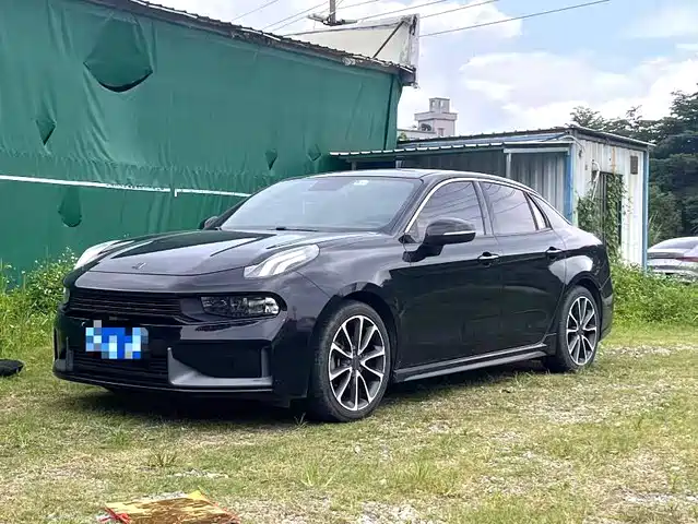 2018 Lynk & Co 03