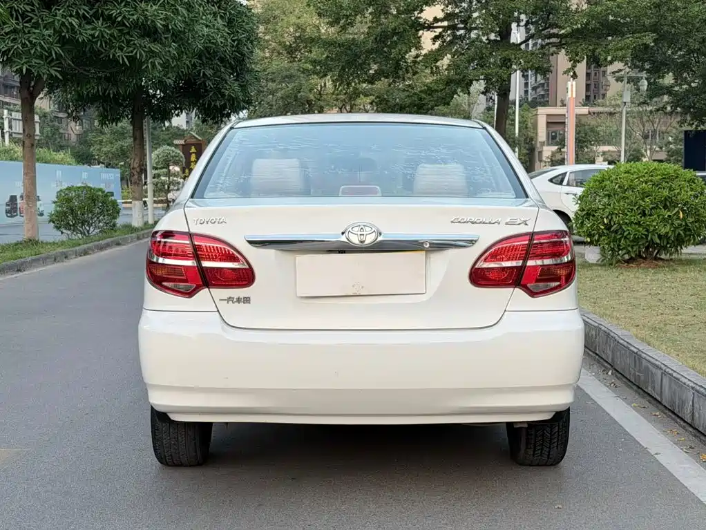 Toyota Corolla — миниатюра 5