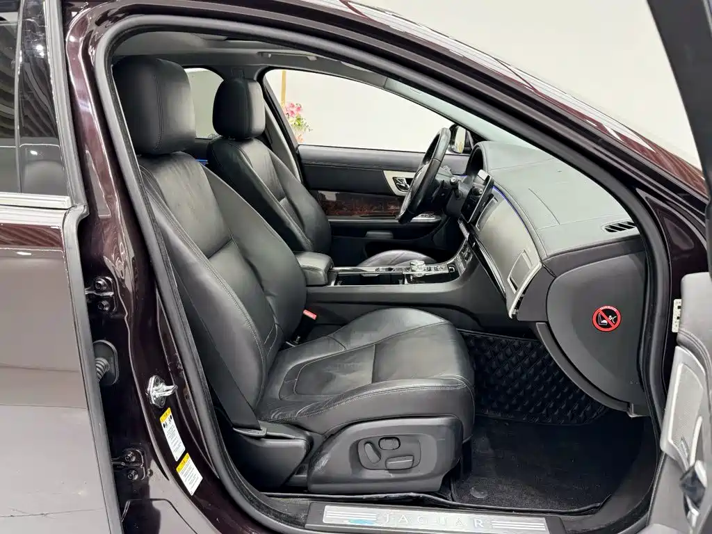Jaguar XF — миниатюра 8