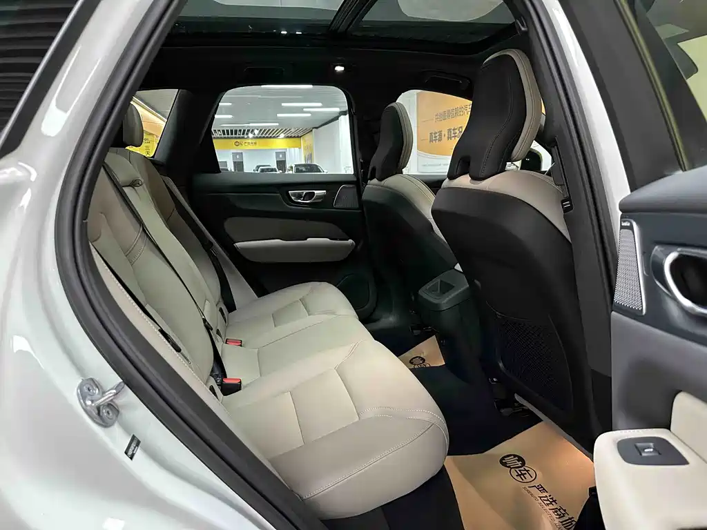 Volvo XC60 — миниатюра 11