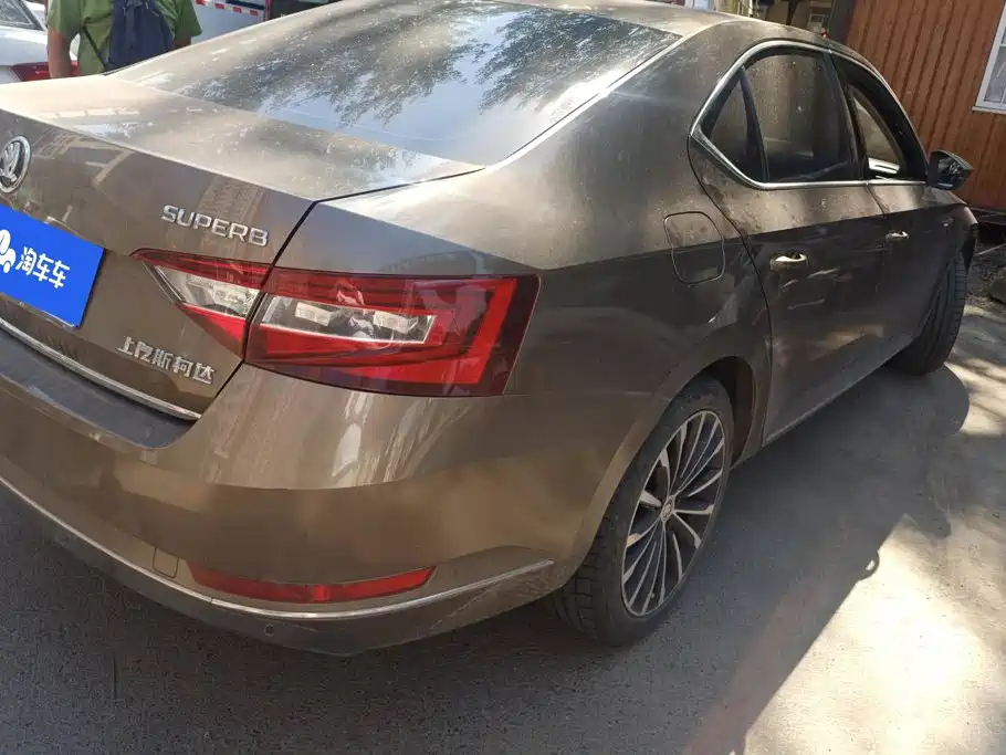 Skoda Superb — миниатюра 3