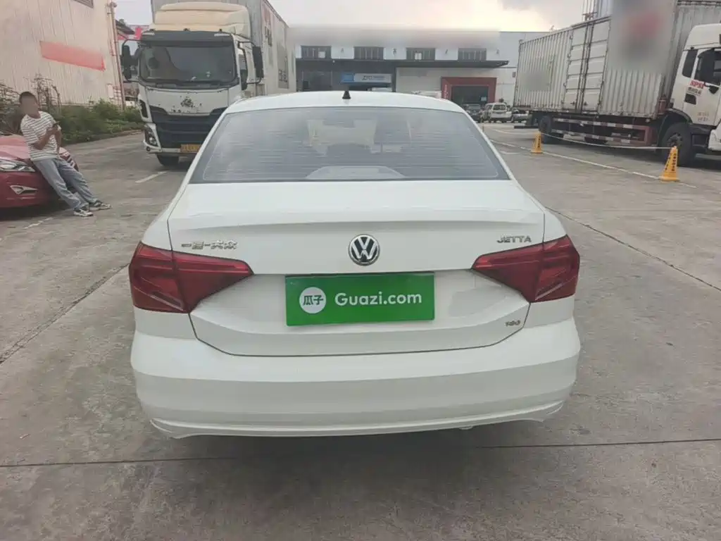Volkswagen Jetta — миниатюра 6