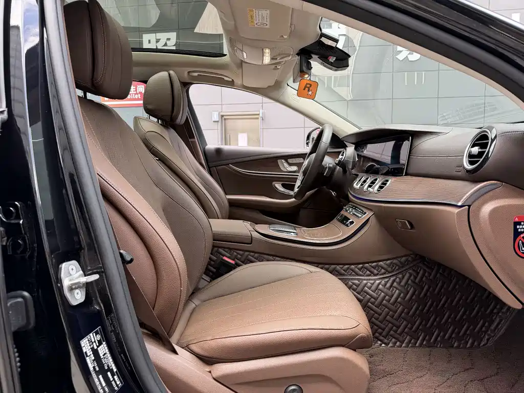 Mercedes-Benz E-Class — миниатюра 10
