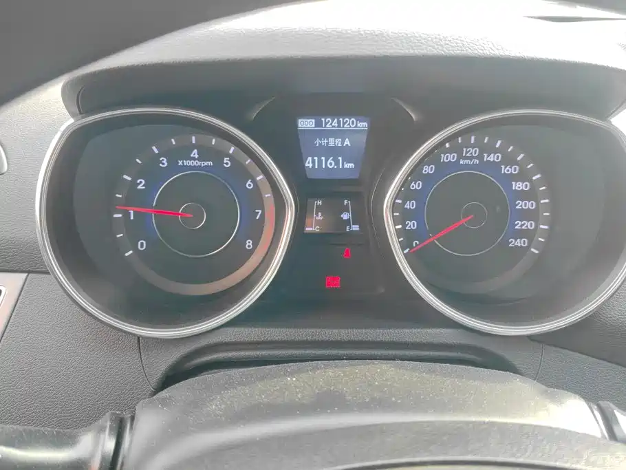 Hyundai Elantra Langdong — миниатюра 14