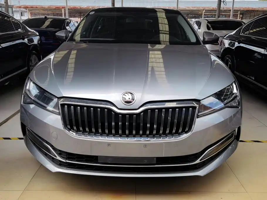 Skoda Superb — миниатюра 2
