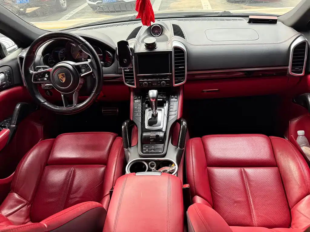 Porsche Cayenne — миниатюра 12