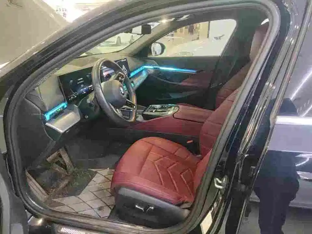 BMW 5 Series — миниатюра 5