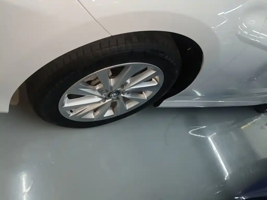 Toyota Camry — миниатюра 23