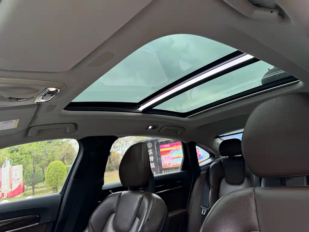 Volvo S90 — миниатюра 16