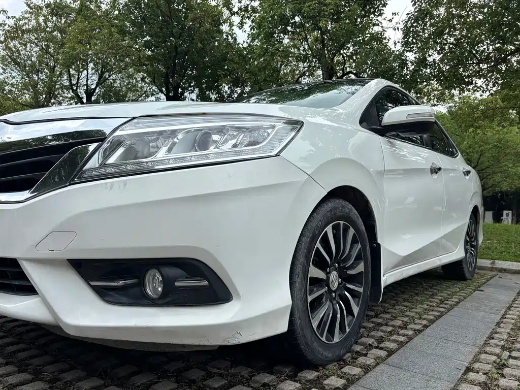 Honda Crider 2013 1.8L AT Comfort