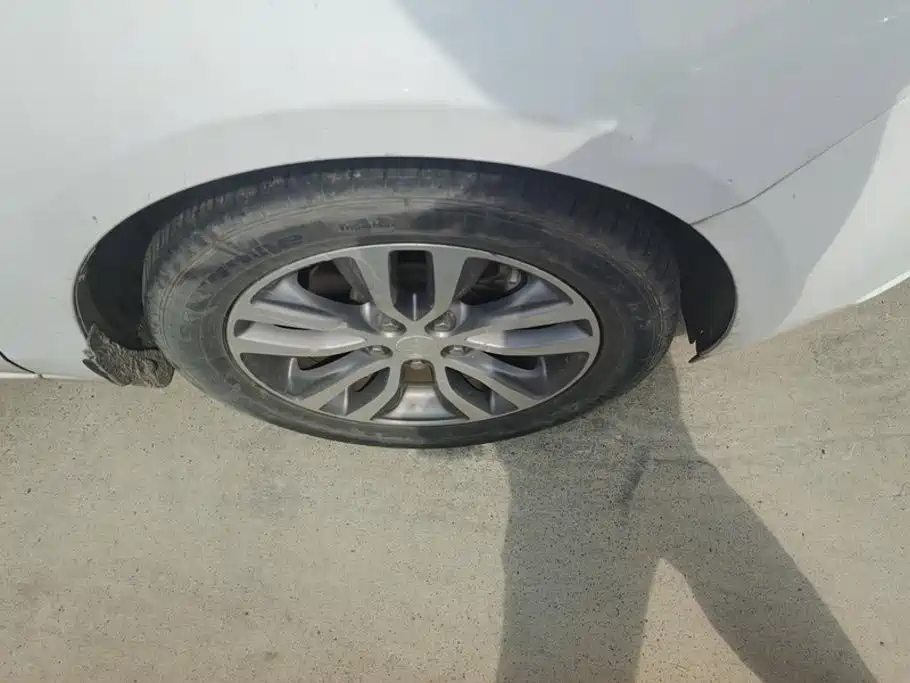 Buick Excelle — миниатюра 6