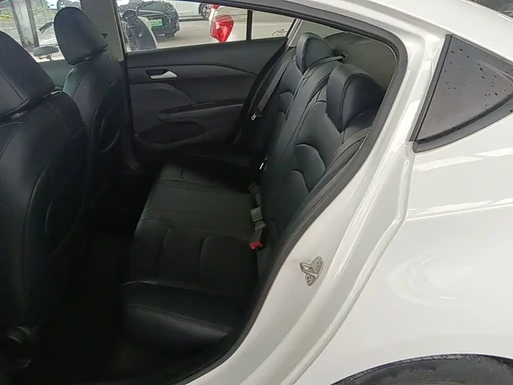 Chevrolet Cavalier — миниатюра 17