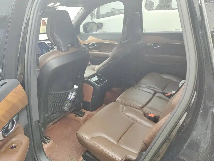 Volvo XC90 — миниатюра 11