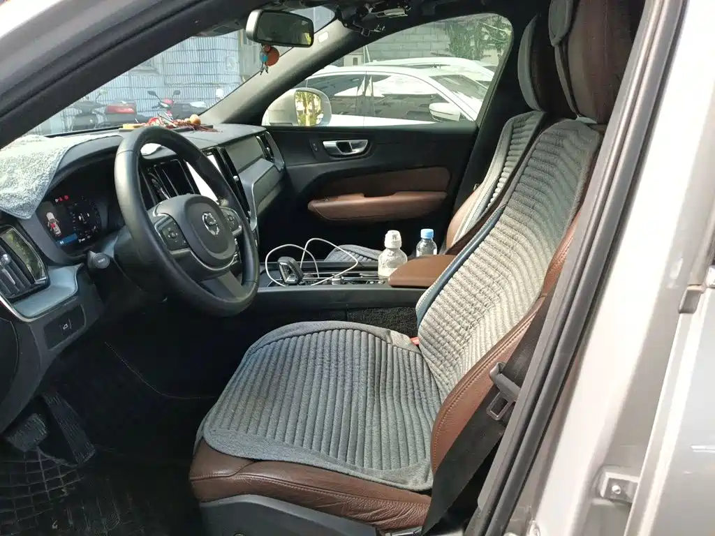 Volvo XC60 — миниатюра 11