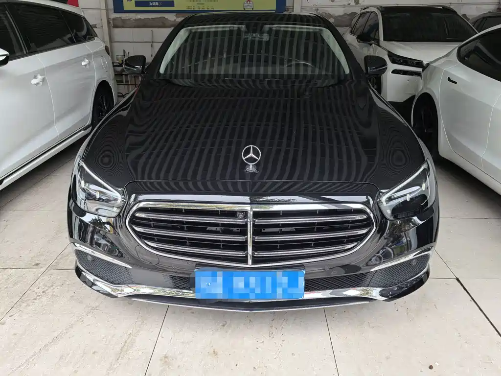 Mercedes-Benz E-Class — миниатюра 2