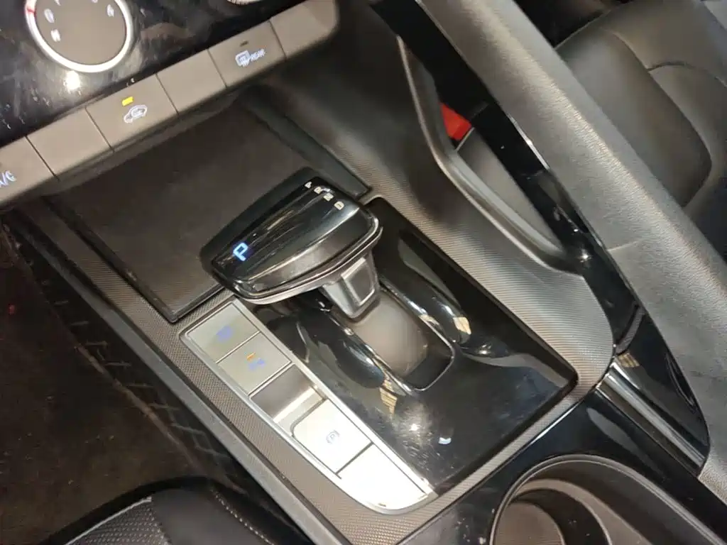 Hyundai Elantra — миниатюра 14