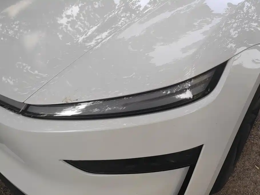 Tesla Model Y — миниатюра 5