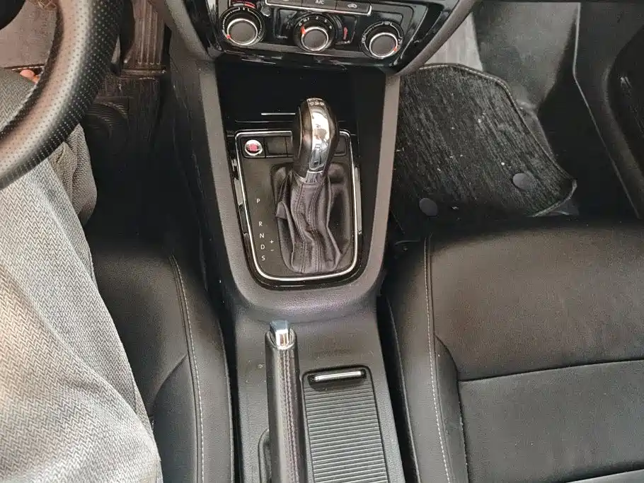 Volkswagen Sagitar — миниатюра 16