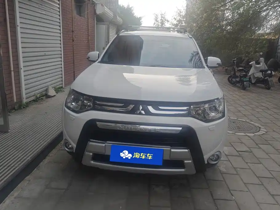 Mitsubishi Outlander (Import) — миниатюра 2