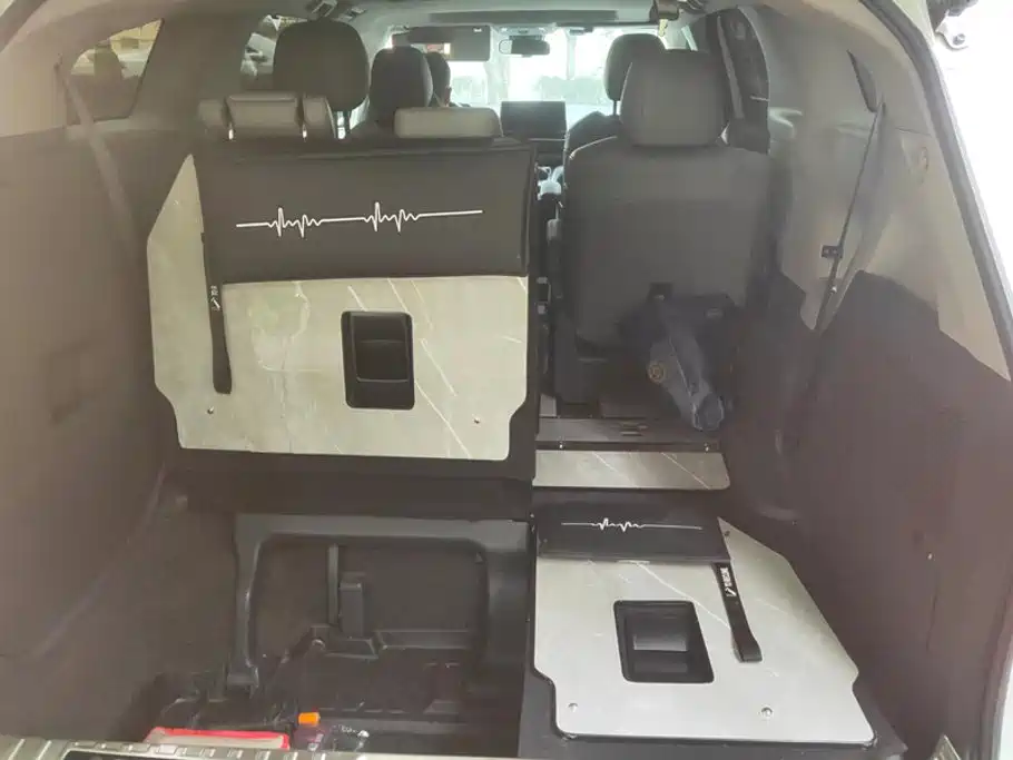 Toyota Granvia — миниатюра 4