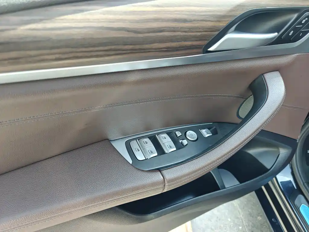 BMW X3 — миниатюра 6