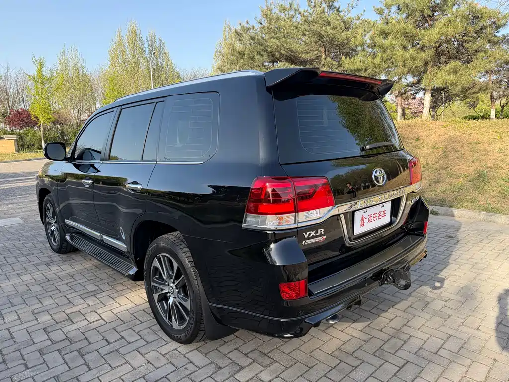 Toyota Land Cruiser 2020 5.7L AT